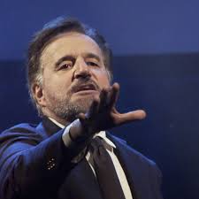 Dopo edoardo leo, stefano fresi e valerio mastandrea, oggi pomeriggio sarà ricevuta in comune dal sindaco de donatis emi de sica, figlia. Christian De Sica Roma Oggi E Come Bagdad Dopo Le Bombe Ticinonline