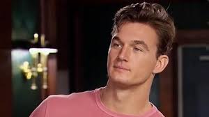 Tyler Cameron Shocks Fans With Unrecognizable New Look