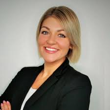 Lisa Sieger's Instagram, Twitter & Facebook