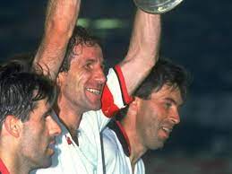 Playing and early management career * a midfielder for parma, as roma and ac milan, ancelotti helped roma win the 1983 serie a title and four italian cups before joining ac milan. Ancelotti Milan Won In 1990 Only Because Of Tactics Goal Com