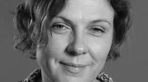 Rebecca Burt's Instagram, Twitter & Facebook