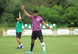 Timnas Indonesia U 19 Latihan Dengan Kaus Kaki Beda Warna Ini Alasan Shin Tae Yong Okezone Bola