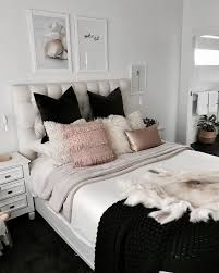 Chambre Blanc Gris Noir Rose Scandinave Nordic Avec Plaid Couverture Cozy Plaid Fourrure In 2020 Home Bedroom Bedroom Inspirations Bedroom Interior