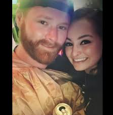 Carrie Thomas`s murderer still hasn't been caught. A nice girl that worked  at Shakey`s in Moreno Valley. They have a photo of a "suspect" Please take  a look, March 2011. This young