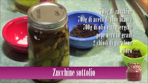 Se vi piace seguire questa tradizione è la ricetta delle zucchine sott'olio della nonna è proprio ciò che fa per voi e poi provate anche a fare i peperoncini piccanti sott'olio! Zucchine Sott Olio La Ricetta Di Camilla Video Gambero Rosso Tv