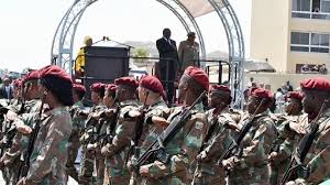 Soldiers spotted men carrying bags into sa from zimbabwe. Engineering News On Standby Sandf To Provide Field Hospitals In Fight Against Coronavirus