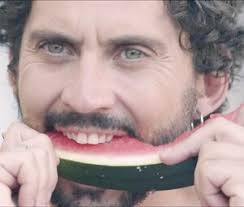 A pot of wine among watermelon …the life of watermelons and grapes?瓜间一壶酒，西瓜和葡萄的一生？ teens eating watermelon and kissing (lesbians). Candela Pena Claudia Perez Esteban Kiki El Amor Se Hace 2016 Video Best Sexy Scene Heroero Tube