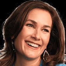 Lauren Golden's Instagram, Twitter & Facebook