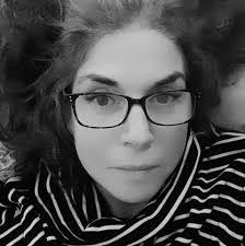 Elizabeth Lovering's Instagram, Twitter & Facebook