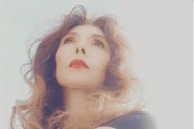 Entrevista à poeta e jornalista joana emídio marques em torno do tema música e poesia para românticos, falhados e solitários, no programa canções de fuga. Sfq8avxtrimmgm