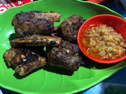 Iga babi bakar lagi mencari inspirasi resep iga babi bakar yang unik? Rusuk Babi Bakar Grilled Pork Ribs Bild Von Soto Rusuk Ko Petrus Manado Tripadvisor
