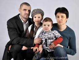 Cleopatra stratan și edward sanda au trezit curiozitatea fanilor pe instagram, după ce au publicat o poză în care artistul cuprinde cu grijă abdomenul iubitei sale. Prima PozÄƒ Cu Mama Cleopatrei Stratan Cum AratÄƒ Secretoasa SoÈ›ie A Lui Pavel Stratan Foto B1 Ro
