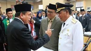 Kakak perempuan ini sangat acuh tak acuh, tetapi saudara. Ini Alasan Bupati Abdya K2 Harus Ikut Tes Kontrak Serambi Indonesia