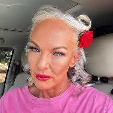 Donna Struble's Instagram, Twitter & Facebook