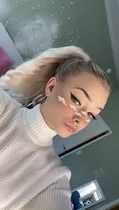 She is highly popular as a musical.ly (now zoe is equally active and successful on 'instagram,' where she has an impressive fan following. Zoe Laverne Instagram Story Zoe And Cody Laverne Editing Pictures