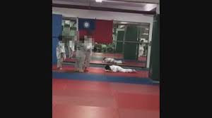 카피툰은 네이버웹툰 다음웹툰 카카오웹툰 레진코믹스 짬툰 투믹스 탑툰 만화책 미리보기 및 다시보기를 제공합니다. W4 Qqix0zokjum