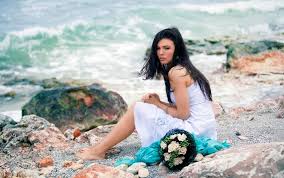 LISTEN: Paula Seling goes Solo in radio-friendly tune