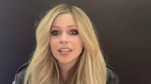 Professional rocker, singer songwriter, clothing designer and philanthropist. Avril Lavigne Tickets Avril Lavigne Tourdaten Konzerte 2021