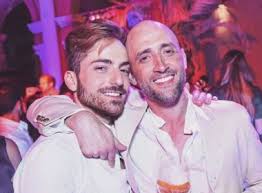 Paulo gustavo amaral monteiro de barros (niterói, 30 de outubro de 1978) é um ator, humorista, diretor, roteirista, e apresentador brasileiro. Bahia Noticias Holofote Noticia Marido De Paulo Gustavo Pede Doacao De Sangue A Seguidores 07 04 2021