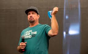 The announcement comes after the country music superstar played for nearly 90,000 fans at memorial stadium five. Garth Brooks Wonders If Arrowhead Concert Is The Right Thing The Kansas City Star