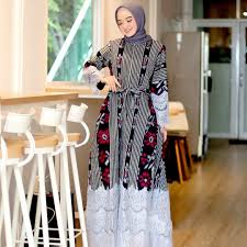 Ya, kombinasi kain batik dan kain brokat akan membuat baju gamis anda nampak lebih resmi dan formal dibandingkan dengan jenis kain yang lainnya. Gamis Tenun Mix Brokat Gamis Lebaran Cantik Lazada Indonesia