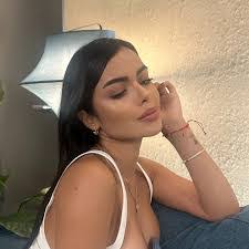 Nilsa Castillo's Instagram, Twitter & Facebook