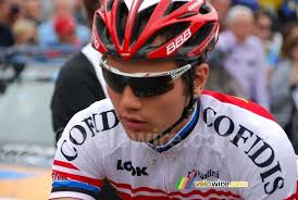 Usually a laced rein that buckles at the center, used on the bradoon of a double bridle, or the upper ring of a pelham bit. Rein Taaramae Cofidis Photographs Velowire Com Photos Videos Actualites Cyclisme