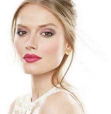 Danielle Bessette's Instagram, Twitter & Facebook