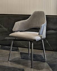 Shakedesign Seatings Chloe Chair With Light Bronze Metal Structure Seat Upholstered With Leath Luxury Chairs British Furniture Design Bedroom Furniture Design