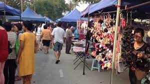 Ada 7 perbedaan pasar modal dan pasar uang yang akan anda temukan penjelasannya di artikel ini. Pasar Malam Night Market In Bukit Sekilau Kuantan Malaysia Youtube
