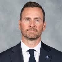 Steve Maple's Instagram, Twitter & Facebook