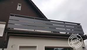 Wertig Optisch Makellos Und Sehr Robust Die Verbindung Aus Rexoboard Alu Balkonbrettern Und Dem Rexoguard Balkongelander Ergibt Einen In 2020 Balkon Fassade Bretter