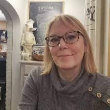 Janet Burgett's Instagram, Twitter & Facebook