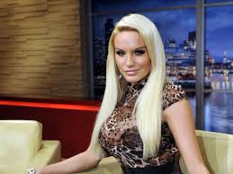 « türchen nummer 20 • dream without fear ✨ love without limits ❤️ • #adventskalender #santorini…» Model Gina Lisa Lohfink Mit Wow Ausschnitt Bei Instagram Fans Fordern Mehr Stars