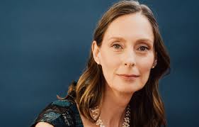 Jennifer Oates's Instagram, Twitter & Facebook