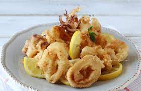 Una pastella alternativa che la frittura di calamari è un secondo piatto a base di pesce molto gustoso e appetisoso: Calamari Fritti Pastellati Ricetta Secondo Piatto O Antipasto