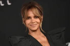 LeBron James reveals a surprise at Harlem's Fashion Row showcase