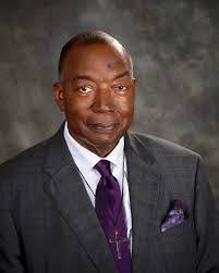 Candice Robinson's Instagram, Twitter & Facebook