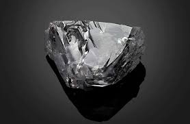 Jun 17, 2021 · es ist kaum, zu glauben, aber ein minenmitarbeiter entdeckt in einer abfalltonne einen diamanten, der sich bei genauer betrachtung als der größte entpuppt, der je in der mine gefunden wurde. Gross Wie Ein Golfball Mehr Als 900 Karat Neuer Riesen Diamant Gefunden Kleinezeitung At