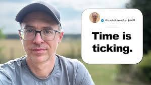 Tara Munro's Instagram, Twitter & Facebook