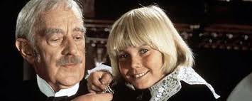 Alle infos zu ricky schroders festnahme bekommt ihr im video. Das Ganze Jahr Weihnachten Der Kleine Lord Mit Alec Guinness Erstmals Auf Blu Ray Und Dvd Kino News Filmstarts De