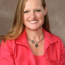 Lynn Burchfield's Instagram, Twitter & Facebook