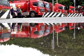 Persaratan melamar kerja sopir tengki pertamina : Tuntutan Awak Mobil Tangki Jadi Pegawai Pertamina Akan Ditolak Ekonomi Bisnis Com