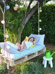 13 ideas para remodelar el jardin y convertirlos en tu espacio preferido diy mobel europaletten bett aus paletten europaletten garten