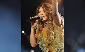 Vencedora de um prêmio, ainda enquanto atriz elba ramalho é uma artista como poucas, que pode se orgulhar de chegar agora ao seu terceiro lp com um pique arrasador e uma carreira que mantém uma curva ascendente permanente nestes três anos. Elba Ramalho Estreia No Carnaval De Sp E Promete Bloco Com Titas Skank Tim Maia Jorge Ben Jor Comissao De Frente Glamurama