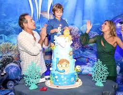 She is an actress, known for araguaia (2010), sete vidas (2007) and quem te viu. Luisa Mell Celebra Aniversario De Filho Com Festa Vegana Quem Quem News