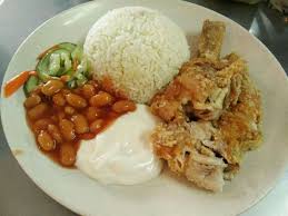 Sajikan dengan sedikit salad dan tomato. Alex Fried Chicken Rice In Miri City Must Try Salad Chicken Rice Miri City Sharing
