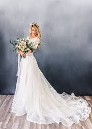 Durchstöbere jetzt unser sortiment von brautkleidern mit spitze und brautmode für einen unvergesslichen anlass. Victoria Gown Transcendent Collection Beautifully Dunn Photography Modest W Modest Wedding Dresses With Sleeves Wedding Dresses Vintage Wedding Dresses