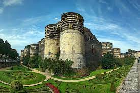 En realting.com usted puede comprar una vivienda comprobada in angers: Castle Of Angers France Hisour Hi So You Are