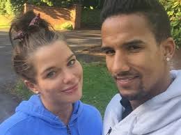 Helen flanagan for pour moit, september 2020. Helen Flanagan Shares A Heavily Pregnant Bikini Selfie On Instagram Madeformums Madeformums